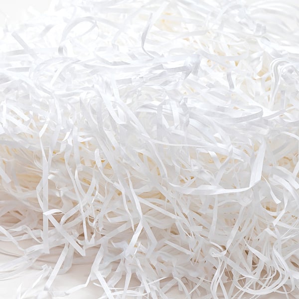 Pink Strimlet Papirfyld - 200g Gaveæskefyld White