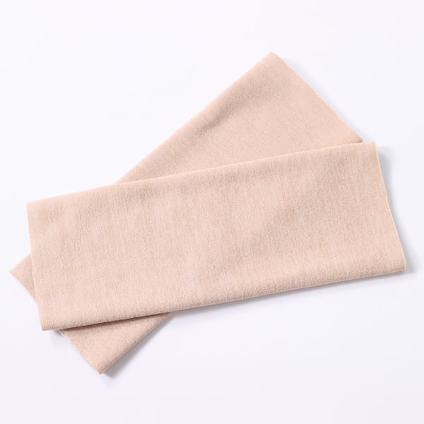 Silkkiasekoitteiset käsivarsi- ja rannesuojat kesämukavuuteen Beige L