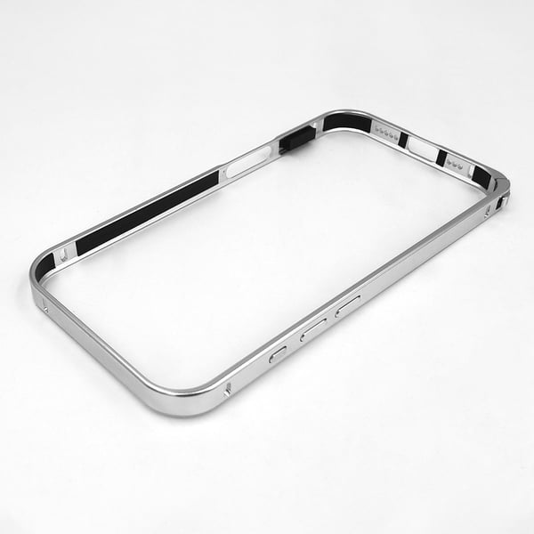 Stötfångarfodral i aluminiumlegering för iPhone 16 Silver