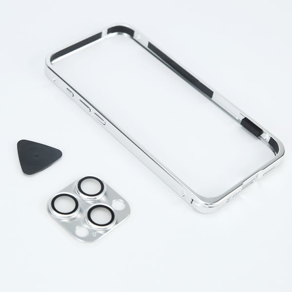 Støtfangerdeksel i aluminiumslegering for iPhone 15 Pro Silver Støtfangerdeksel i aluminiumslegering for iPhone 15 Pro Silver