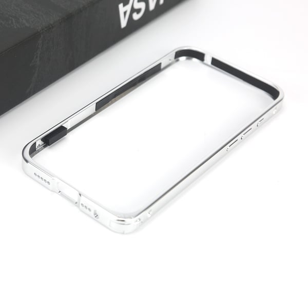 Alumiiniseoksesta valmistettu puskurikotelo iPhone 15 Prolle Silver