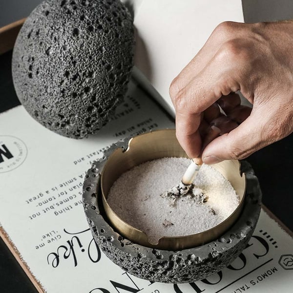 Kreativt askebeger i nordisk stil - Moderne askebeger i sement og rustfritt stål med lokk Black L