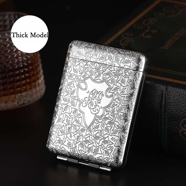 Metall Sigarettetui med Tre Fold - Holder 16 King Size Sigaretter - Praktisk og Stilig Silver