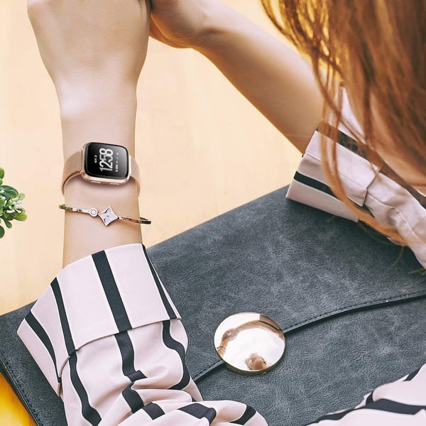Fitbit Versa 3 / Sense armbånd Rustfrit stål Guld