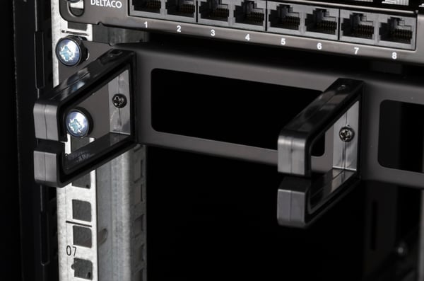19" Cable panel, 1U, 5 brackets, cable management, black
