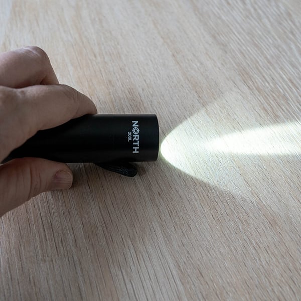 Taskulamppu 200 Lumen Musta Aluminium 2W 3450Mah