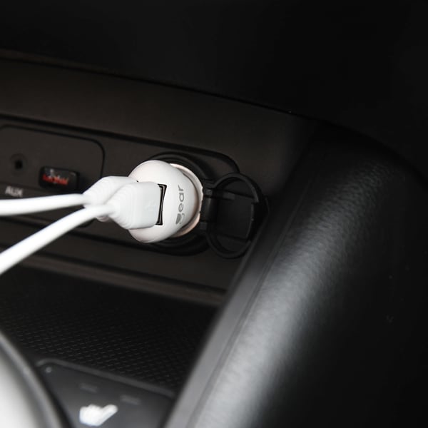 Lader 12/24V 2xUSB 2,4A + MicroUSB Rund Kabel 1.0m Hvid