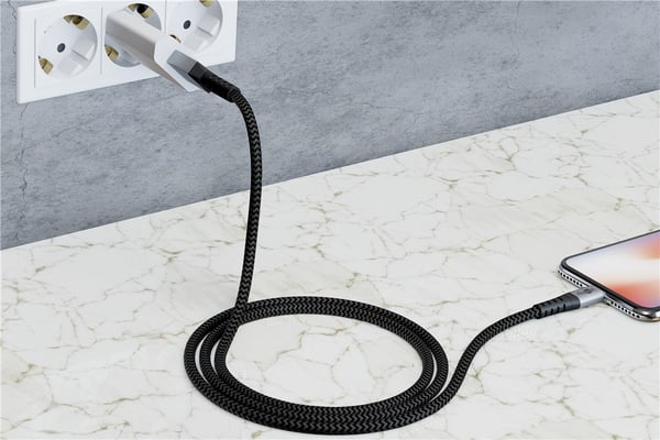 Mikro-USB til USB-A tekstilkabel med metallkontakter 0,5 m