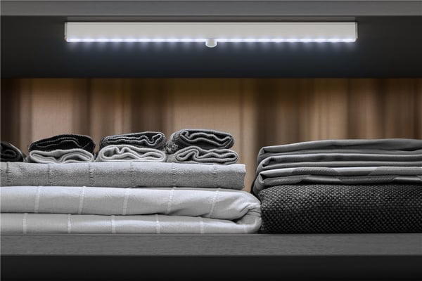 Integrert LED-belysning med bevegelsesdetektor
