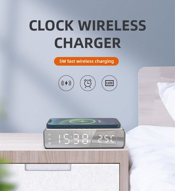 Digital vekkerklokke med trådløs lader / termometer, sølvfarget