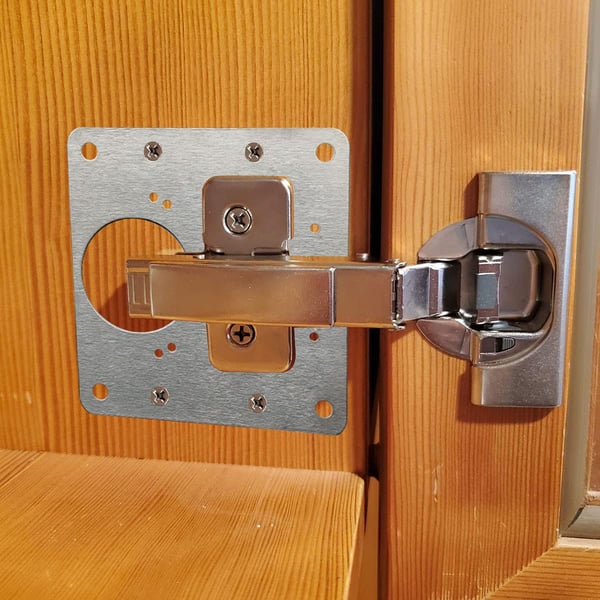 Reparationsplade til hængslede møbler 9x9 cm rustfrit stål 2-pack