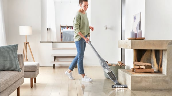 Pikkukuva 2 / 17: Bosch Serie 4 BBH3K2801 varsi-imuri & sähköharja 2-in-1-varsi-imuri Akku Kuiva Pussiton Hopea