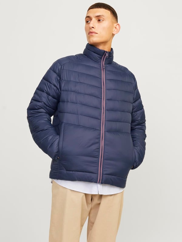 Pikkukuva 1 / 7: Jack & Jones 12258444_2078_1115884.60 takki ja pusakka