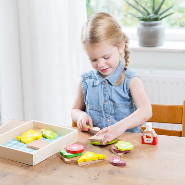 New Classic Toys Cutting Meal - Lunch-picnic