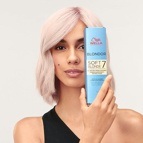 Miniatyrbild 3 av 3: Wella Blondor Soft Blonde Cream hårkur för blekt hår 200 g Gräddvit Rör