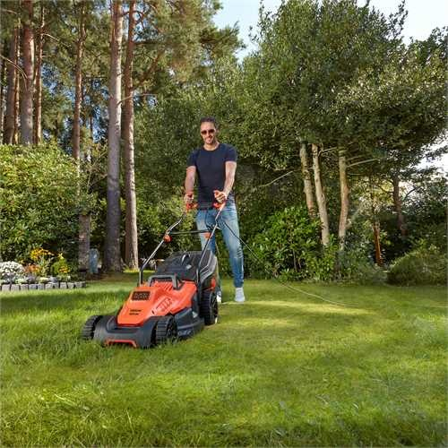 Black & Decker BEMW481BH ruohonleikkuri Työnnettävä ruohonleikkuri AC Musta, Oranssi
