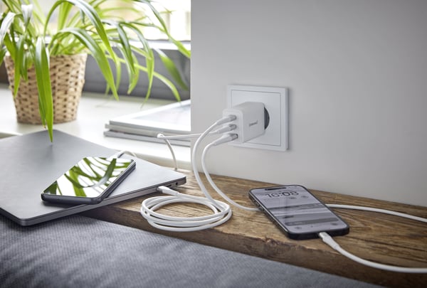 Miniatyrbillede 3 af 3: Intenso POWER ADAPTER 1XUSB-A/2XUSB-C/7806512 Universel Hvid Vekselstrøm Hurtig opladning Indendørs
