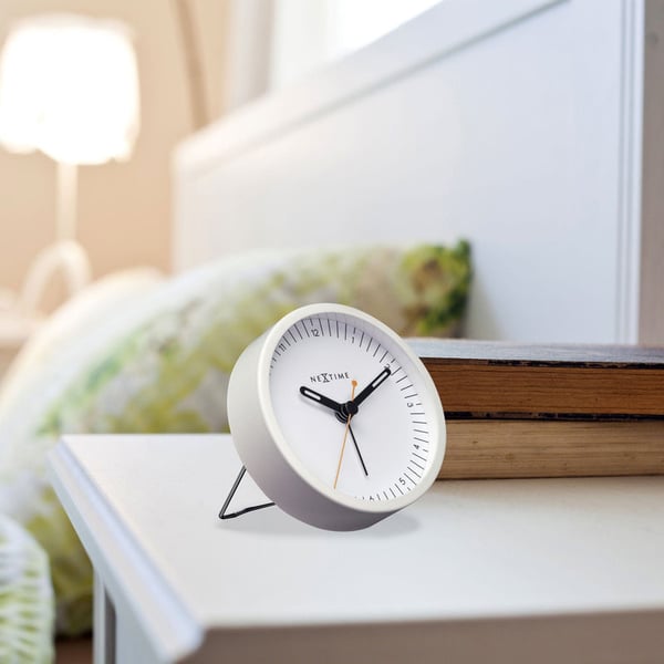 Miniatyrbillede 3 af 8: NeXtime Small Mekanisk vækkeur Hvid