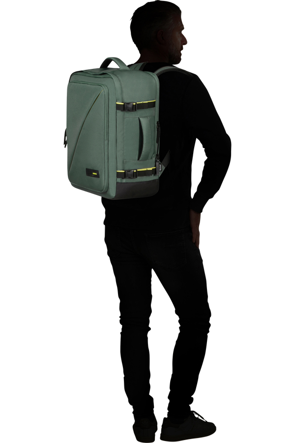 American Tourister Take2Cabin M tummanvihreä