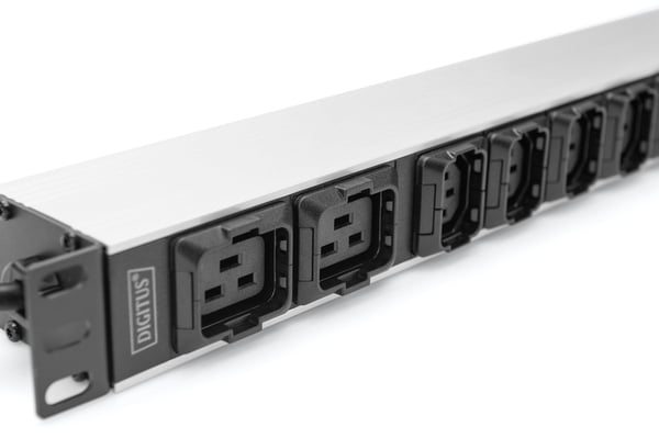 Miniatyrbillede 3 af 5: DIGITUS Stikdåse med aluminiumsprofil, 10-vejs, 2 m ledning, IEC C20 stik
