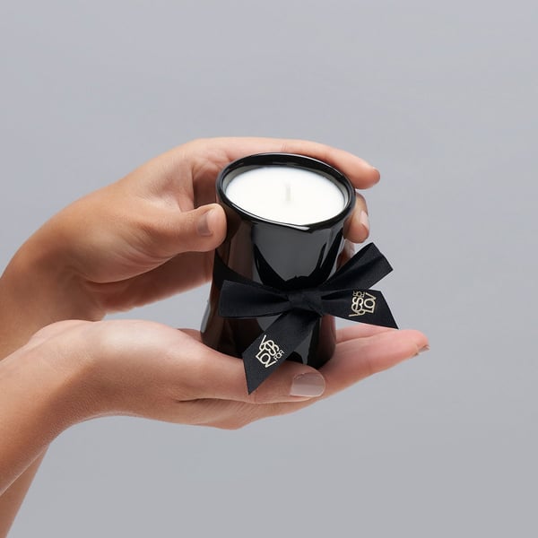Miniatyrbild 3 av 3: YESforLOV Massage Candle with a titillating scent 120 g Svart 1 styck