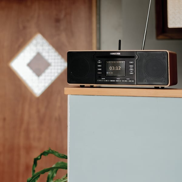 Sangean DDR-66BT Personal Digital Valnöt
