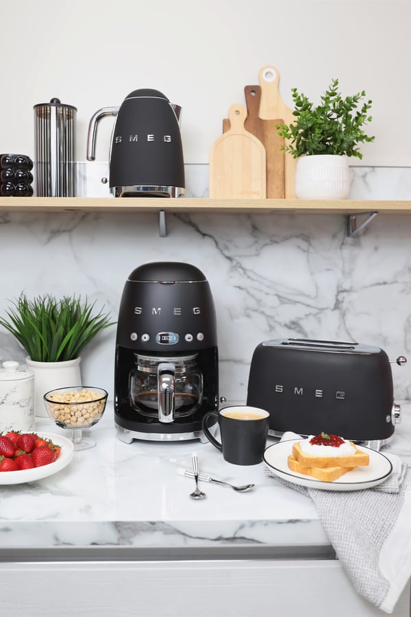 Brödrost Smeg TSF01BLMEU Svart 950 W