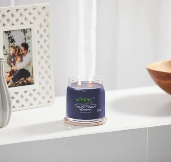 Yankee Candle Lakefront Lodge vokslys Cylinder Træ Blå 1 stk