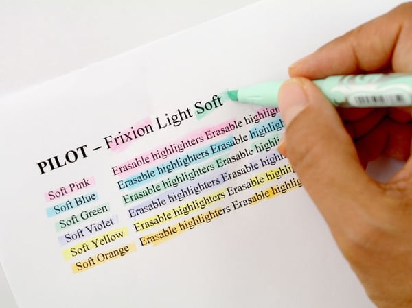 Miniatyrbild 5 av 6: Pilot FriXion Light Soft märkpennor 6 styck Mejselspets Blå, Grön, Orange, Rosa, Violett, Gul