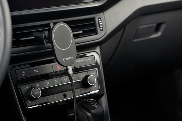 Varta Mag Pro Wireless Car Charger Smartphone Jordens magnetfelt Automatisk