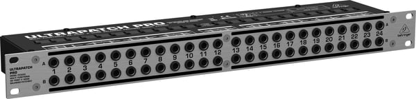 Miniatyrbild 1 av 6: Behringer PX3000 patchpaneler
