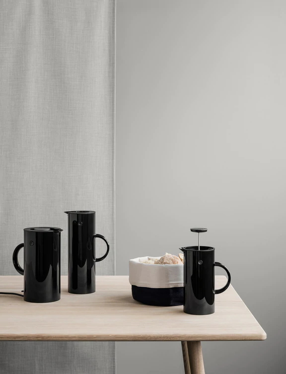 Stelton EM77 Stempelkande 1 L Sort