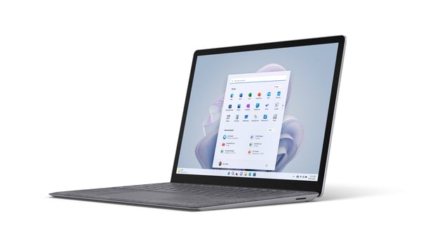 Miniatyrbillede 5 af 6: Microsoft Surface Laptop 5 Intel® Core™ i5 i5-1235U 34,3 cm (13.5") Berøringsskærm 8 GB LPDDR5x-SDRAM 256 GB SSD Wi-Fi 6 (802.11ax) Windows 11 Home Platin