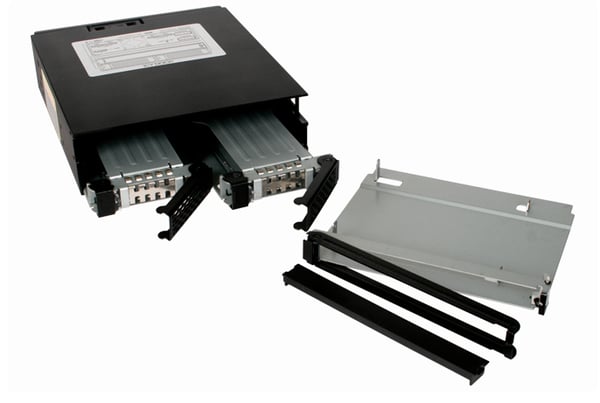 Miniatyrbild 6 av 6: Icy Dock MB994IPO-3SB drive bay-paneler 2x 2,5" Fack för datalagringsenhet Svart