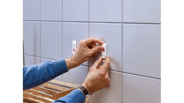 Miniatyrbillede 8 af 12: TESA 77764 Indendørs Universal krog Hvid 2 stk
