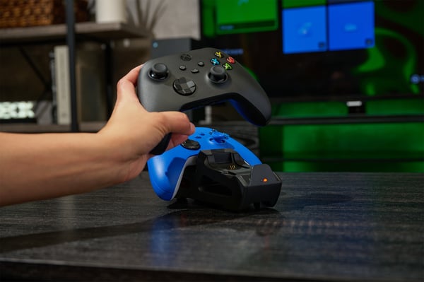 Miniatyrbild 5 av 11: PowerA duoladdningsstation för Xbox Series X|S - svart (EU)