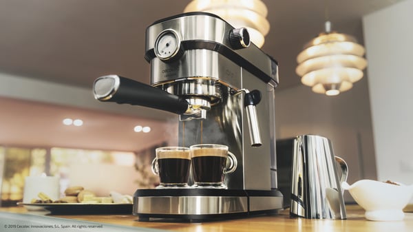 Miniatyrbild 9 av 11: Cecotec Cafelizzia 790 Steel Pro Halvautomatisk Espressomaskin 1,2 l