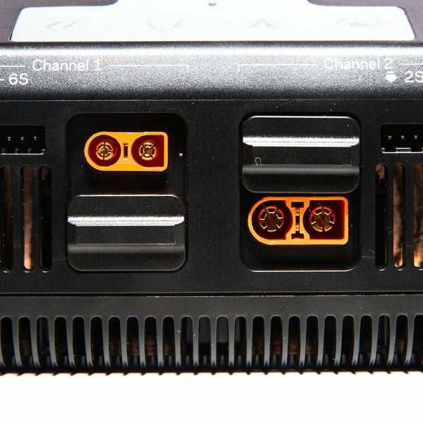 Miniatyrbild 9 av 12: Spektrum SPMXC2010 delar och tillbehör till radiostyrda modeller Laddare