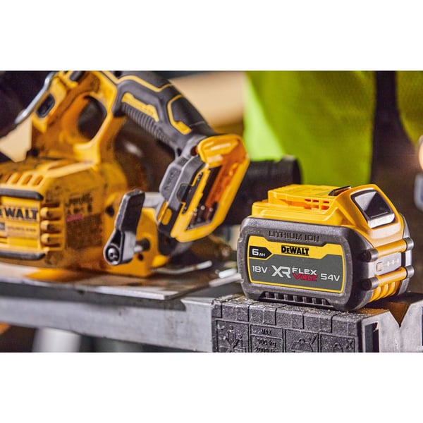DeWALT DCS573NT-XJ bärbar cirkelsåg