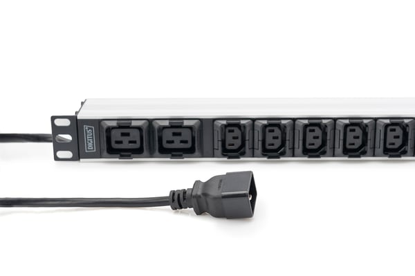 DIGITUS Stikdåse med aluminiumsprofil, 10-vejs, 2 m ledning, IEC C20 stik