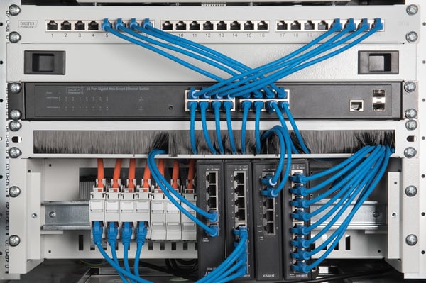 Miniatyrbillede 3 af 4: DIGITUS 482,6 mm (19)-Rack-Mount DIN-skinne panel, 3HE