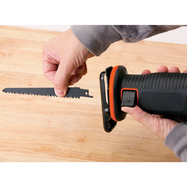 Pikkukuva 3 / 5: BLACK+DECKER PUUKKOSAHA 18V 1.5Ah BDCR18
