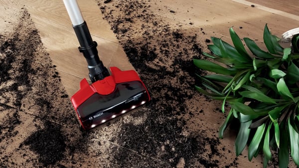 Miniatyrbillede 6 af 26: Bosch BCS711PET stav støvsuger & elektrisk kost Stick vakuum Batteri Dry Poseløs 0,3 L Sort, Rød 3 At