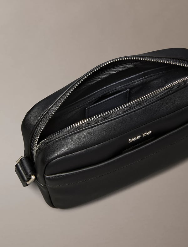 Calvin Klein LV04D1277GUB1 Polyurethan (PU) Sort