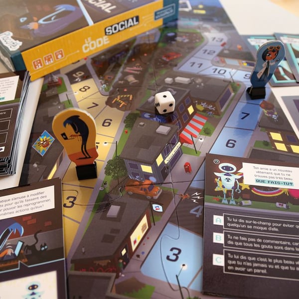 Miniatyrbild 5 av 15: Blackrock Games Le code social Brädspel