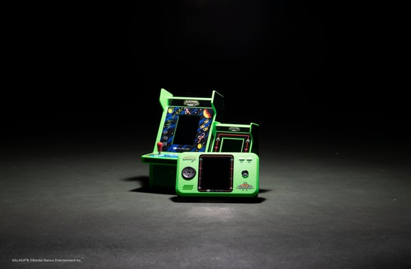 Miniatyrbillede 2 af 9: My Arcade GALAGA Nano Player Pro bærbar spilkonsol 6,1 cm (2.4") Flerfarvet