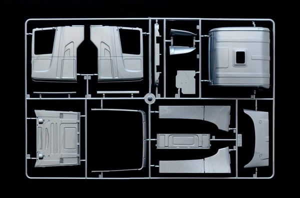 Pikkukuva 14 / 15: Italeri 3906 Rekka-/Täysperävaunumalli Kokoamispakkaus 1:24