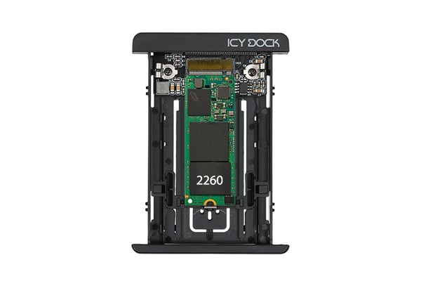 Miniatyrbild 3 av 13: Icy Dock EZConvert MB705M2P-B - Gränssnittsadapter