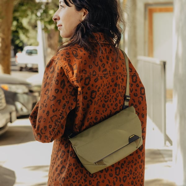 Pikkukuva 3 / 5: Peak Design Field Pouch V2 Pussi Oliivi