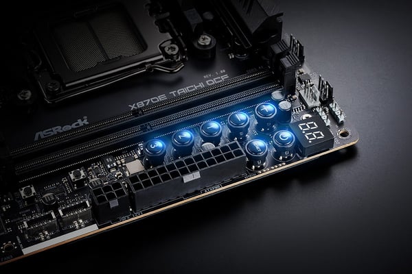 Pikkukuva 7 / 11: Asrock X870E Taichi OCF AMD X870E Pistoke AM5 ATX